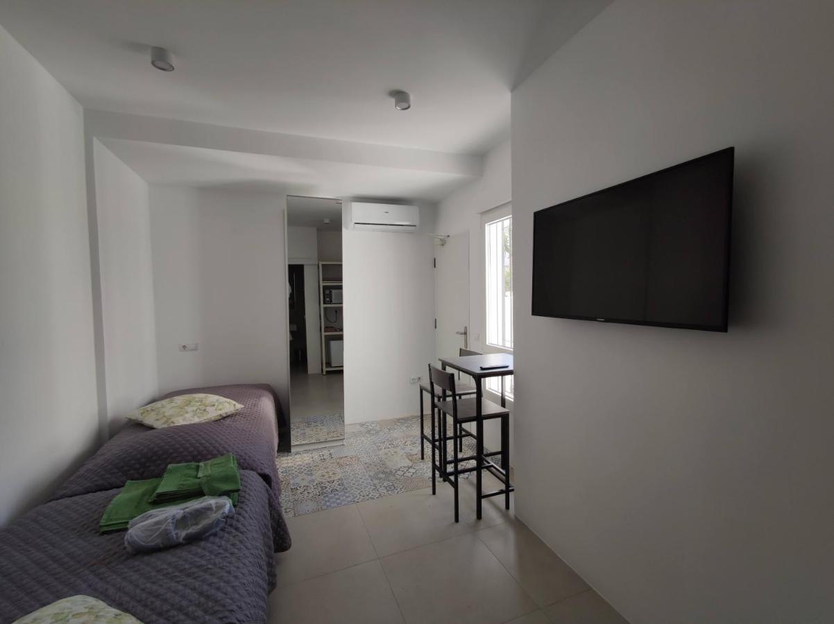 Room Near The Sea Марбеля Екстериор снимка