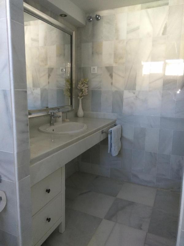 Room Near The Sea Марбеля Стая снимка